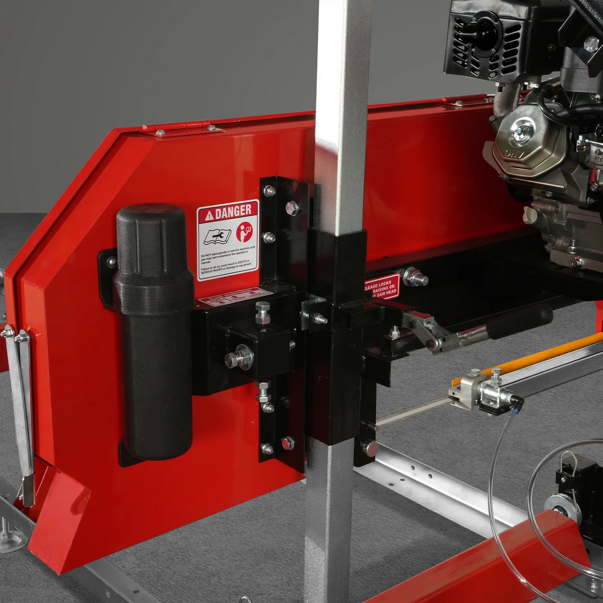 MechMaxx 32" Portable Sawmill, 459cc 15HP E-Start Gasoline Engine, 26.5" Board Width, 13' Track Length , SM-32