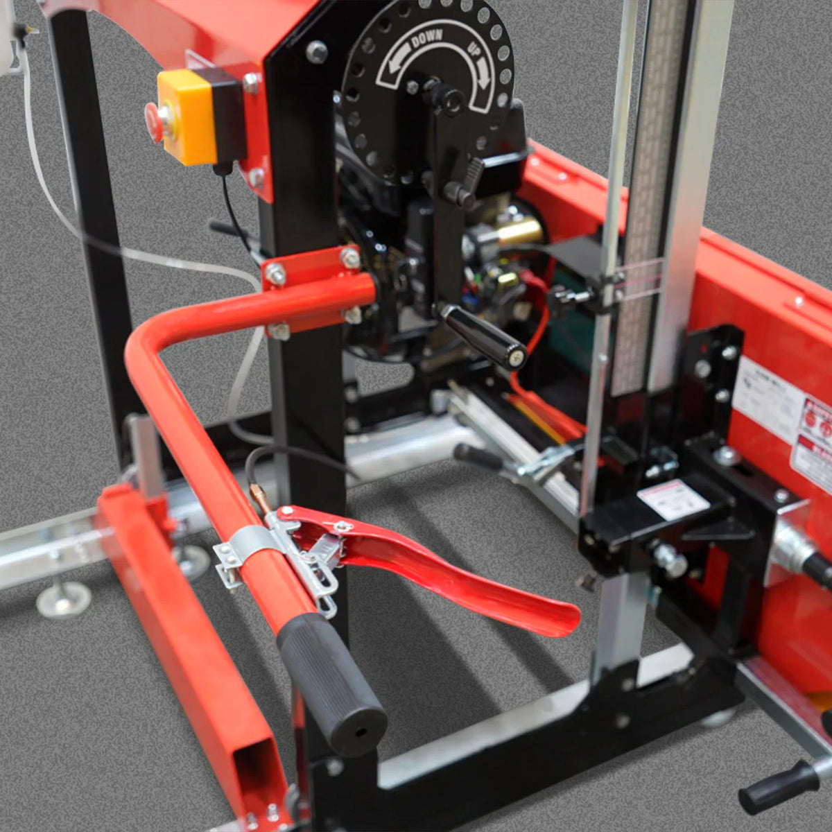MechMaxx 32" Portable Sawmill, 459cc 15HP E-Start Gasoline Engine, 26.5" Board Width, 13' Track Length , SM-32