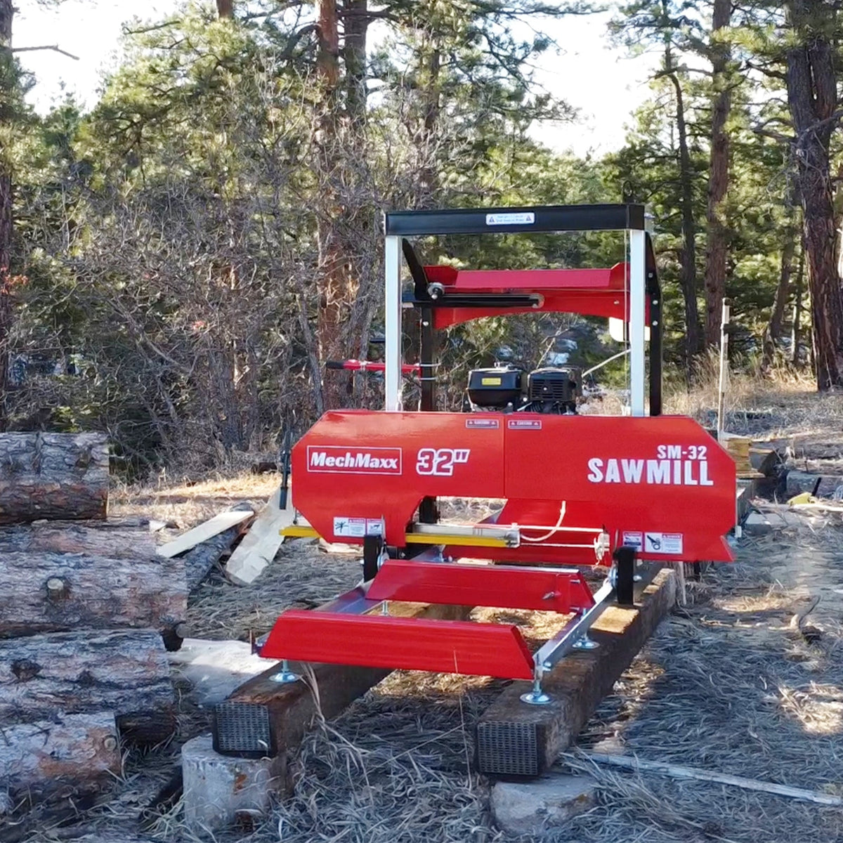 MechMaxx 32" Portable Sawmill, 459cc 15HP E-Start Gasoline Engine, 26.5" Board Width, 13' Track Length , SM-32